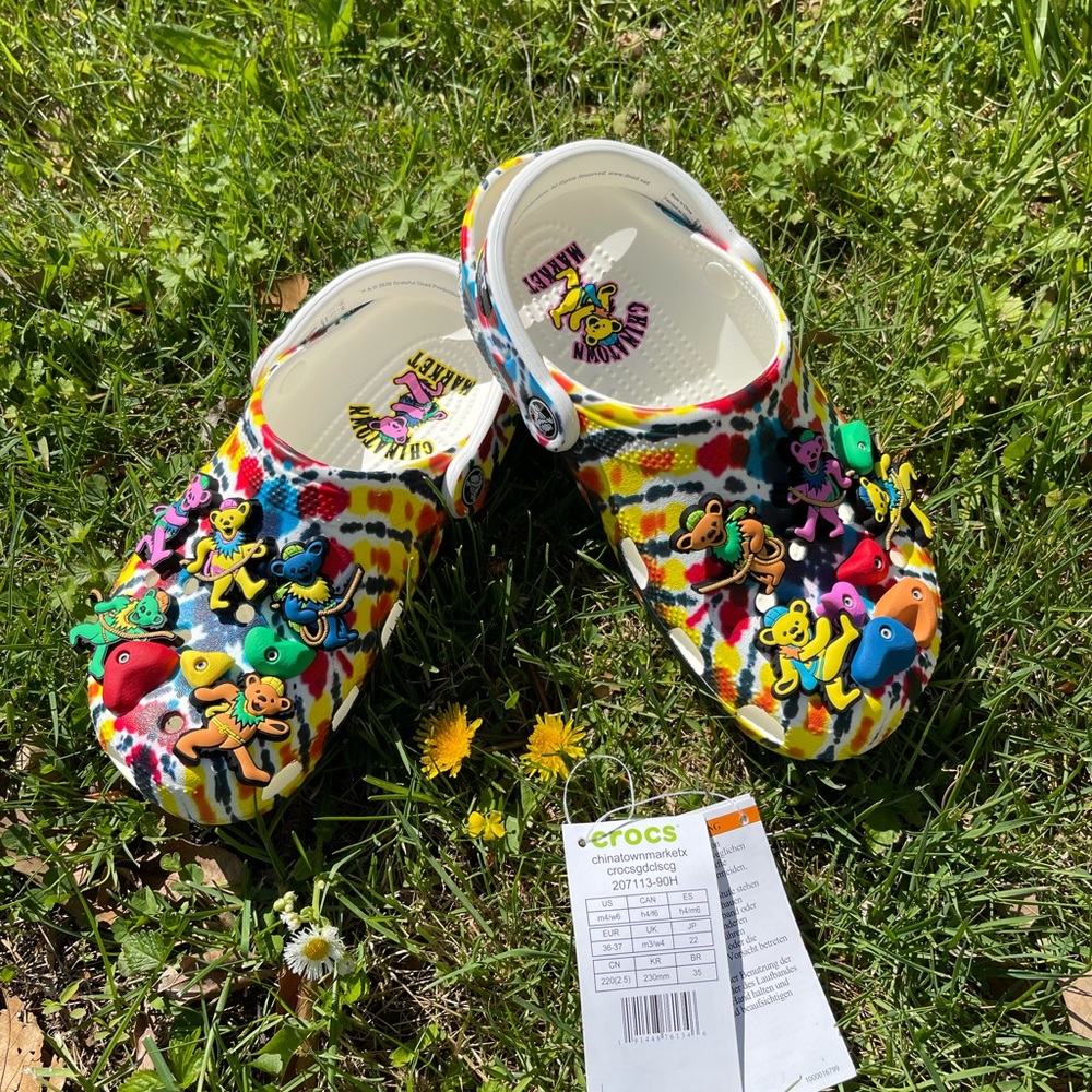 Grateful Dead x Chinatown Market CROCS LIMITED EDITION Tie-Dye W-6 M-4